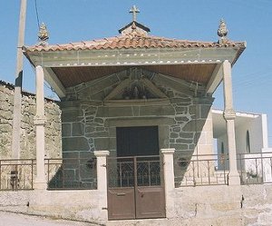 Capela de Santa Rita, em Ermidas, freguesia de Bouçoães, concelho de Valpaços